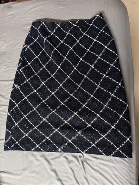 Black house black market size 10 Classic Black Plaid Tweed Pencil Skirt